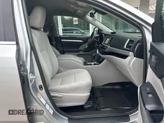 2019 Toyota Highlander LE with VIN 5TDBZRFH9KS945111, listed as a IAAI auction lot 42727416 with 179,416 mi miles and . Bid and sale history available at DreamBid. Image 5.