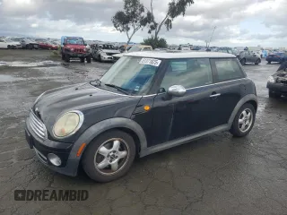 2009 MINI Cooper Hardtop with VIN WMWMF33599TW74147, listed as a Copart auction lot 51371825 with 157,705 mi miles and Clean Title. Bid and sale history available at carsss.com. Image 1.