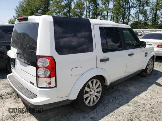 2011 Land Rover LR4 HSE with VIN SALAG2D44BA559436, listed as a Copart auction lot 51960335 with 109,640 mi miles and Clean title. Bid and sale history available at DreamBid. Image 3.