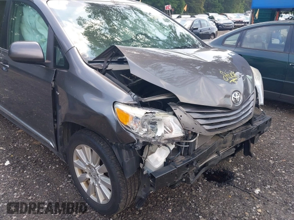 2017 Toyota Sienna LE with VIN 5TDJZ3DC2HS171132, listed as a IAAI auction lot 42589064 with 95,945 mi miles and . Bid and sale history available at DreamBid. Image 6.