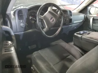 2011 GMC Sierra 1500 SLE z VIN 1GTR2VE31BZ258009, wystawiony jako Copart lot #44154985 z przebiegiem Nie podano mil oraz Szkoda całkowita • Salvage title. Historia ofert i sprzedaży dostępna na DreamBid. Obrazek 8.