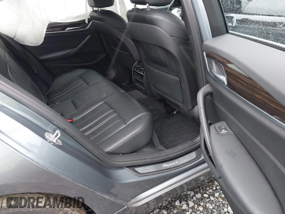 2018 BMW 5 Series 530i xDrive with VIN WBAJA7C54JWA72657, listed as a IAAI auction lot 41821105 with 48,033 mi miles. Bid and sale history available at carsss.com. Image 8.