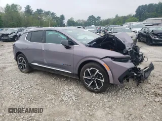 2024 Chevrolet Equinox EV LT z VIN 3GN7DLRR8RS295321, wystawiony jako Copart lot #56546015 z przebiegiem 6008 mil mil oraz Szkody całkowita. Historia ofert i sprzedaży dostępna na DreamBid. Obrazek 4.