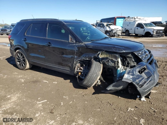 2019 Ford Explorer XLT with VIN 1FM5K7D87KGA07493, listed as a Copart auction lot 84317014 with 93,304 mi miles and Salvage Title. Bid and sale history available at carsss.com. Image 4.