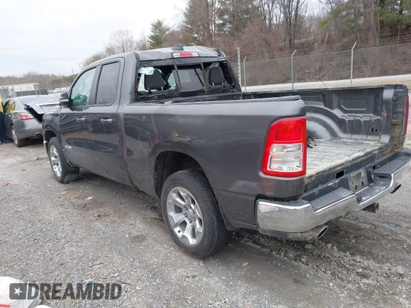 2022 Ram 1500 Big Horn z VIN 1C6SRFBT1NN282837, wystawiony jako IAAI lot #41492037 z przebiegiem 75 034 mil mil oraz . Historia ofert i sprzedaży dostępna na DreamBid. Obrazek 3.