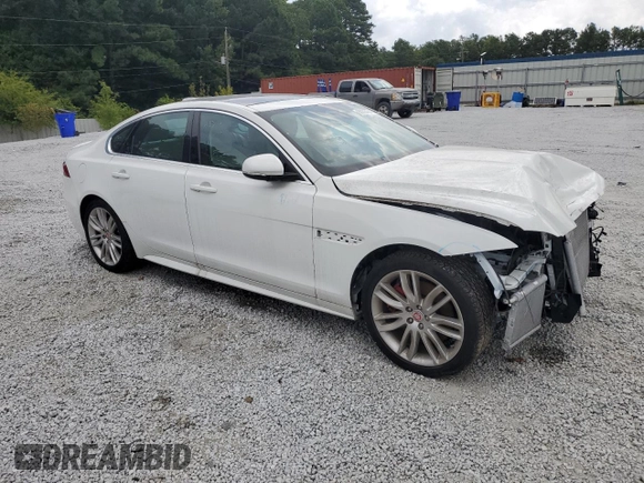 2022 Jaguar XF R-Dynamic SE with VIN SAJBL4GX5NCY91887, listed as a Copart auction lot 68180464 with 6,496 mi miles and Clean Title. Bid and sale history available at carsss.com. Image 4.