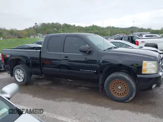 2009 Chevrolet Silverado 1500 LT with VIN 1GCEK29069Z138696, listed as a IAAI auction lot 42034503 with 258,850 mi miles and . Bid and sale history available at DreamBid. Image 13.