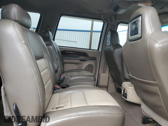 2003 Ford Excursion Eddie Bauer z VIN 1FMNU45S03EB44047, wystawiony jako Copart lot #47495395 z przebiegiem 178 415 mil mil oraz Szkoda całkowita • Salvage title. Historia ofert i sprzedaży dostępna na DreamBid. Obrazek 11.