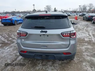 2021 Jeep Compass Latitude with VIN 3C4NJCBB2MT526500, listed as a IAAI auction lot 41642304 with 51,315 mi miles and . Bid and sale history available at carsss.com. Image 17.
