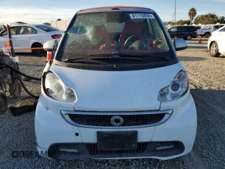 2013 Smart fortwo Passion z VIN WMEEK3BA3DK661248, wystawiony jako Copart lot #81115694 z przebiegiem 112 817 mil mil oraz Szkoda całkowita • Salvage title. Historia ofert i sprzedaży dostępna na DreamBid. Obrazek 5.
