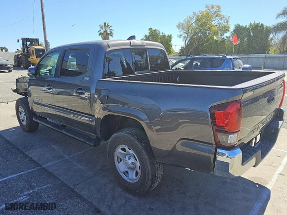 2020 Toyota Tacoma 2WD SR with VIN 5TFAX5GN2LX186697, listed as a Copart auction lot 45840395 with 999,999 mi miles and Clean Title. Bid and sale history available at carsss.com. Image 2.