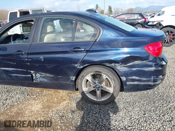 2014 BMW 3 Series 328d xDrive with VIN WBA3D5C53EKX95091, listed as a IAAI auction lot 41696613 with 117,982 mi miles. Bid and sale history available at carsss.com. Image 17.