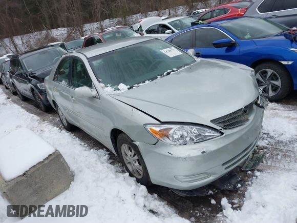 2004 Toyota Camry LE with VIN 4T1BF32K64U588682, listed as a IAAI auction lot 41520570 with 112,646 mi miles. Bid and sale history available at carsss.com. Image 1.