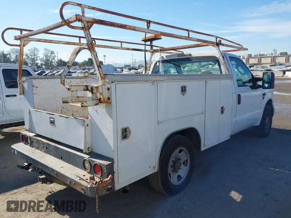 2008 Ford F-250 XL z VIN 1FTNF20588EA12052, wystawiony jako IAAI lot #42699890 z przebiegiem 262 049 mil mil oraz . Historia ofert i sprzedaży dostępna na DreamBid. Obrazek 4.