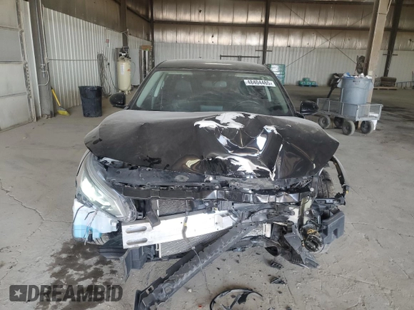 2019 Nissan Altima 2.5 Platinum with VIN 1N4BL4FV6KC179520, listed as a Copart auction lot 48404465 with 70,190 mi miles and Salvage Title. Bid and sale history available at carsss.com. Image 5.