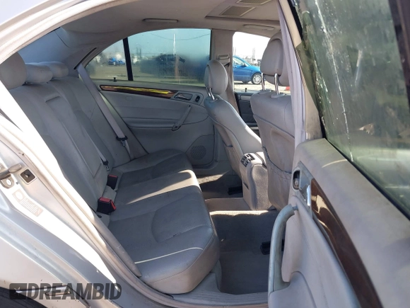 2002 Mercedes-Benz C 230/260/280/320 с VIN WDBRF61J62F233802, выставлен на аукционе IAAI как лот 42574637 с пробегом 238 810 миль миль и . История ставок и продаж доступна на DreamBid. Изображение 8.