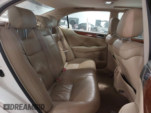 2005 Lexus ES 330 with VIN JTHBA30G955076779, listed as a IAAI auction lot 41622673 with 209,363 mi miles. Bid and sale history available at carsss.com. Image 8.