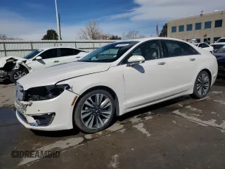 2019 Lincoln MKZ Reserve II z VIN 3LN6L5E90KR627544, wystawiony jako Copart lot #49223555 z przebiegiem 44 147 mil mil oraz Szkody całkowita. Historia ofert i sprzedaży dostępna na DreamBid. Obrazek 1.