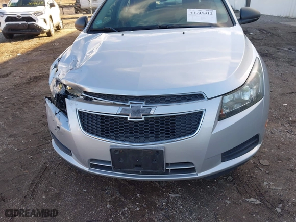 2014 Chevrolet Cruze LS with VIN 1G1PA5SH4E7210491, listed as a IAAI auction lot 41745412 with 86,238 mi miles. Bid and sale history available at carsss.com. Image 12.