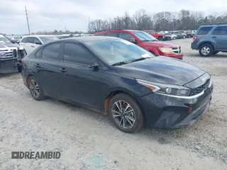 2023 Kia Forte LXS z VIN 3KPF24AD4PE627976, wystawiony jako IAAI lot #41540833 z przebiegiem 18 748 mil mil oraz . Historia ofert i sprzedaży dostępna na DreamBid. Obrazek 1.