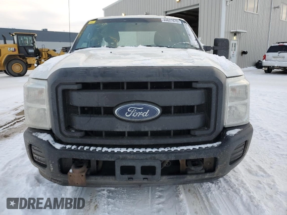 2015 Ford F-250 XLT with VIN 1FT7X2A63FEB26860, listed as a Copart auction lot 44627615 with 350,508 mi miles and Clean title. Bid and sale history available at DreamBid. Image 5.