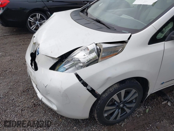 2016 Nissan LEAF SL with VIN 1N4BZ0CP5GC306794, listed as a IAAI auction lot 41120675 with 46,819 mi miles. Bid and sale history available at carsss.com. Image 6.