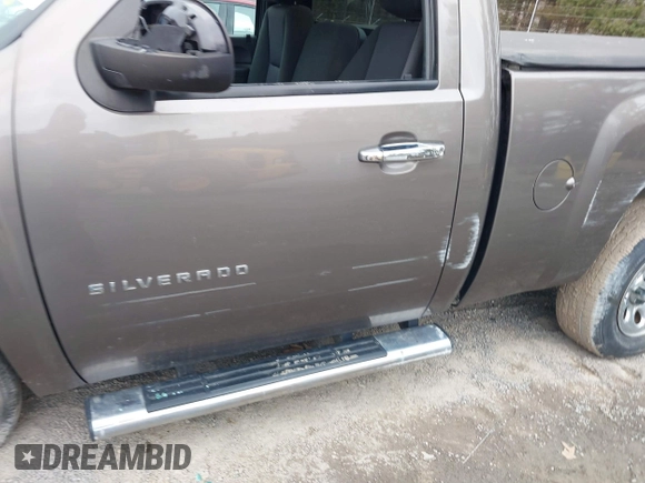2012 Chevrolet Silverado 1500 LT with VIN 1GCNKSE00CZ326935, listed as a IAAI auction lot 41445520 with 121,035 mi miles. Bid and sale history available at carsss.com. Image 18.