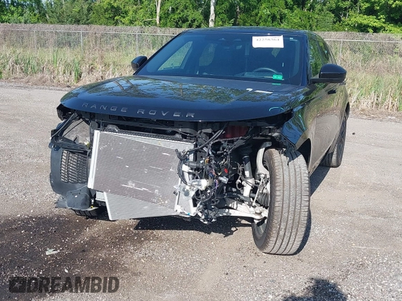 2024 Land Rover Range Rover Velar Dynamic SE z VIN SALYL2EXXRA389287, wystawiony jako IAAI lot #42258364 z przebiegiem 10 205 mil mil oraz . Historia ofert i sprzedaży dostępna na DreamBid. Obrazek 6.