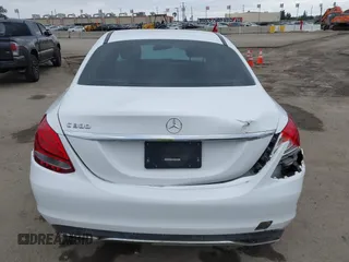 2016 Mercedes-Benz C 300 with VIN 55SWF4JB0GU124439, listed as a IAAI auction lot 40302446 with 71,304 mi miles and . Bid and sale history available at carsss.com. Image 17.