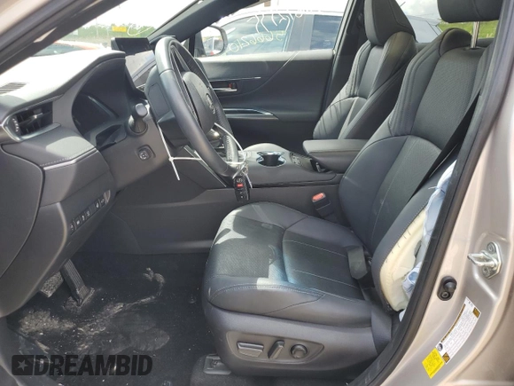 2023 Toyota Venza LE z VIN JTEAAAAH5PJ120498, wystawiony jako Copart lot #56872335 z przebiegiem 36 847 mil mil oraz Szkoda całkowita • Salvage title. Historia ofert i sprzedaży dostępna na DreamBid. Obrazek 7.