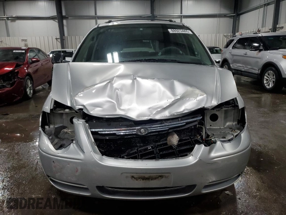 2006 Chrysler Town & Country LWB Touring with VIN 2A4GP54L46R714332, listed as a Copart auction lot 88923465 with 196,429 mi miles and Salvage Title. Bid and sale history available at carsss.com. Image 5.