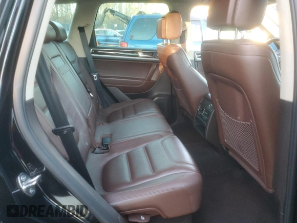 2013 Volkswagen Touareg Lux with VIN WVGEF9BP1DD001025, listed as a Copart auction lot 83784314 with 205,871 mi miles and Salvage Title. Bid and sale history available at DreamBid. Image 11.