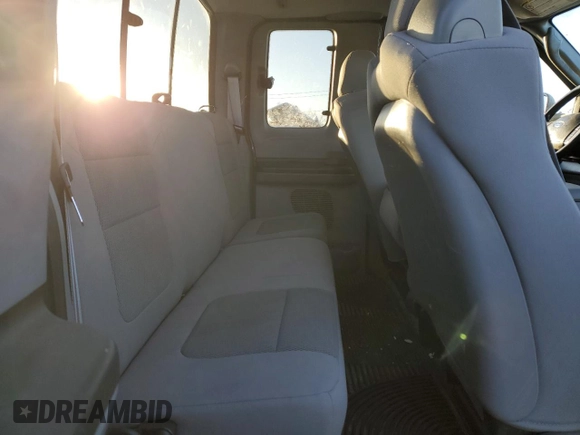 2005 Ford F-250 XL с VIN 1FTSX21505EA55701, выставлен на аукционе Copart как лот 41413775 с пробегом 132 275 миль миль и Чистый • Clean title. История ставок и продаж доступна на DreamBid. Изображение 10.