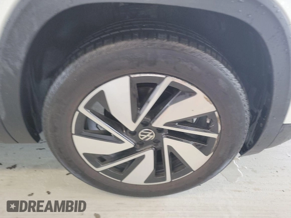 2024 Volkswagen Atlas SE с VIN 1V2HR2CAXRC555931, выставлен на аукционе IAAI как лот 42791731 с пробегом 26 459 миль миль и . История ставок и продаж доступна на DreamBid. Изображение 9.