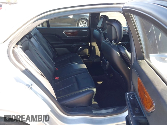 2018 Lincoln Continental Select with VIN 1LN6L9SKXJ5612470, listed as a IAAI auction lot 41350596 with 120,727 mi miles. Bid and sale history available at carsss.com. Image 8.