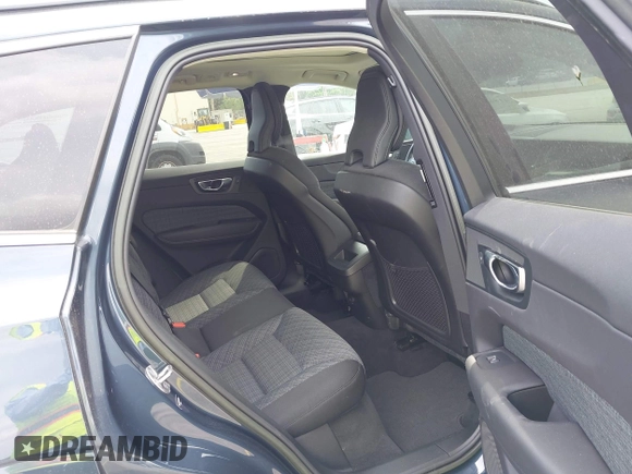 2022 Volvo XC60 Momentum z VIN YV4L12RKXN1052826, wystawiony jako IAAI lot #41869228 z przebiegiem 30 044 mil mil oraz . Historia ofert i sprzedaży dostępna na DreamBid. Obrazek 8.