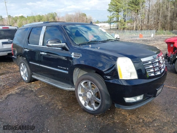 2007 Cadillac Escalade with VIN 1GYFK63857R273492, listed as a IAAI auction lot 41737559 with 138,911 mi miles. Bid and sale history available at carsss.com. Image 1.