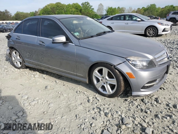 2011 Mercedes-Benz C 300 Sport z VIN WDDGF8BB3BR164454, wystawiony jako Copart lot #53807685 z przebiegiem 194 025 mil mil oraz Szkoda całkowita • Salvage title. Historia ofert i sprzedaży dostępna na DreamBid. Obrazek 4.