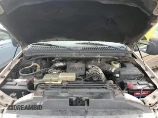 1999 Ford F-350 XL z VIN 1FTWW32F1XEA00890, wystawiony jako Copart lot #81316284 z przebiegiem 221 920 mil mil oraz Nie do naprawy • Non repairable. Historia ofert i sprzedaży dostępna na DreamBid. Obrazek 11.