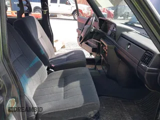 1992 Volvo 240 z VIN YV1AS8802N1469927, wystawiony jako IAAI lot #41927549 z przebiegiem 244 093 mil mil oraz . Historia ofert i sprzedaży dostępna na DreamBid. Obrazek 5.