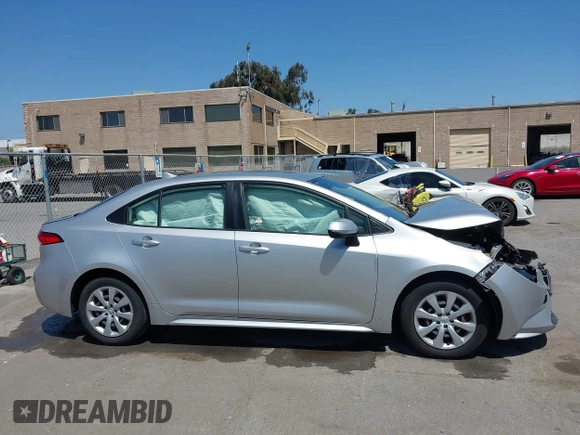 2020 Toyota Corolla LE with VIN JTDEPRAE9LJ020990, listed as a IAAI auction lot 42087507 with 54,314 mi miles and . Bid and sale history available at DreamBid. Image 13.