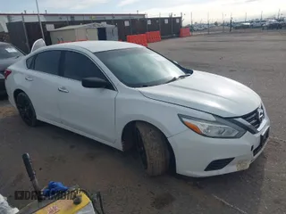 2016 Nissan Altima 2.5 S with VIN 1N4AL3AP3GC165497, listed as a IAAI auction lot 41960400 with 187,820 mi miles. Bid and sale history available at carsss.com. Image 1.