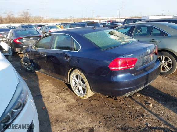 2015 Volkswagen Passat 2.0L TDI SE w/Sunroof with VIN 1VWBV7A34FC021031, listed as a IAAI auction lot 41601548 with 173,402 mi miles. Bid and sale history available at carsss.com. Image 3.
