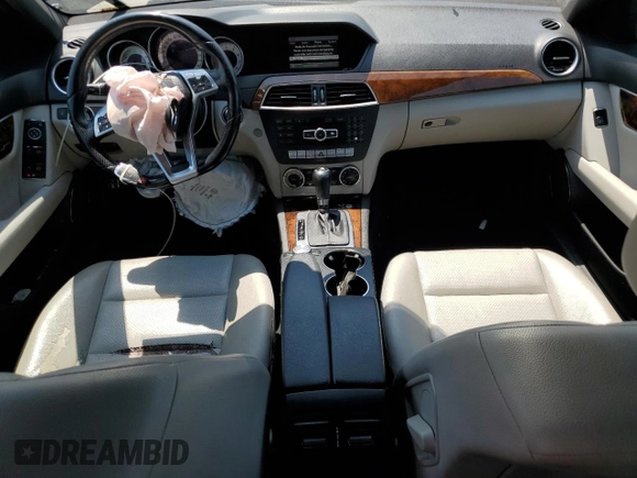 2013 Mercedes-Benz C 250 Sport с VIN WDDGF4HB8DA751427, выставлен на аукционе Copart как лот 64508775 с пробегом 127 024 миль миль и Списание • Salvage title. История ставок и продаж доступна на DreamBid. Изображение 8.
