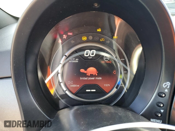 2018 FIAT 500e with VIN 3C3CFFGE1JT369314, listed as a Copart auction lot 61150135 with 44,664 mi miles and Salvage title. Bid and sale history available at DreamBid. Image 9.