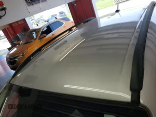 2018 Ford Escape SE z VIN 1FMCU9GD3JUC13075, wystawiony jako IAAI lot #42537659 z przebiegiem 77 270 mil mil oraz . Historia ofert i sprzedaży dostępna na DreamBid. Obrazek 23.