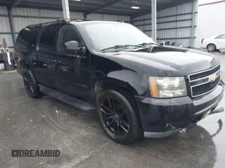 2007 Chevrolet Suburban LTZ with VIN 3GNFC16077G117408, listed as a IAAI auction lot 41834363 with 187,857 mi miles. Bid and sale history available at carsss.com. Image 1.