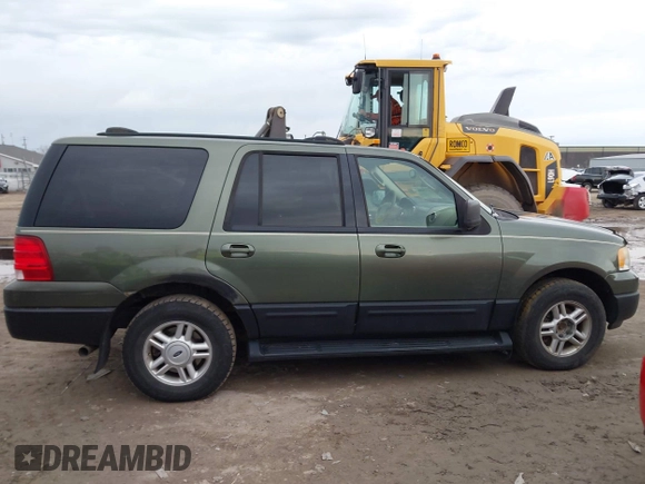2004 Ford Expedition Special Service with VIN 1FMPU16L64LB74097, listed as a IAAI auction lot 41938850 with 168,436 mi miles. Bid and sale history available at carsss.com. Image 13.