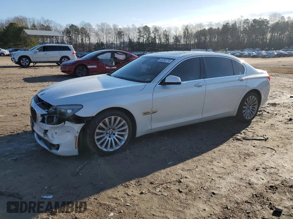 2010 BMW 7 Series 750Li xDrive z VIN WBAKC8C51AC430722, wystawiony jako Copart lot #85782774 z przebiegiem 127 361 mil mil oraz Szkoda całkowita • Salvage title. Historia ofert i sprzedaży dostępna na DreamBid. Obrazek 1.