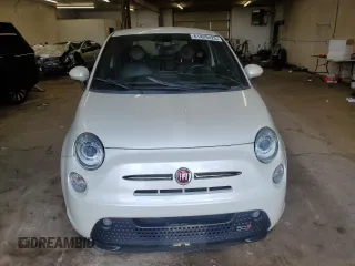 2017 FIAT 500e with VIN 3C3CFFGE9HT525304, listed as a Copart auction lot 61429425 with 33,270 mi miles and Salvage title. Bid and sale history available at DreamBid. Image 5.